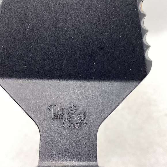 Pampered Chef Pie Cake Server Slicer Serrated Nylon Plastic - Picture 2 of 11